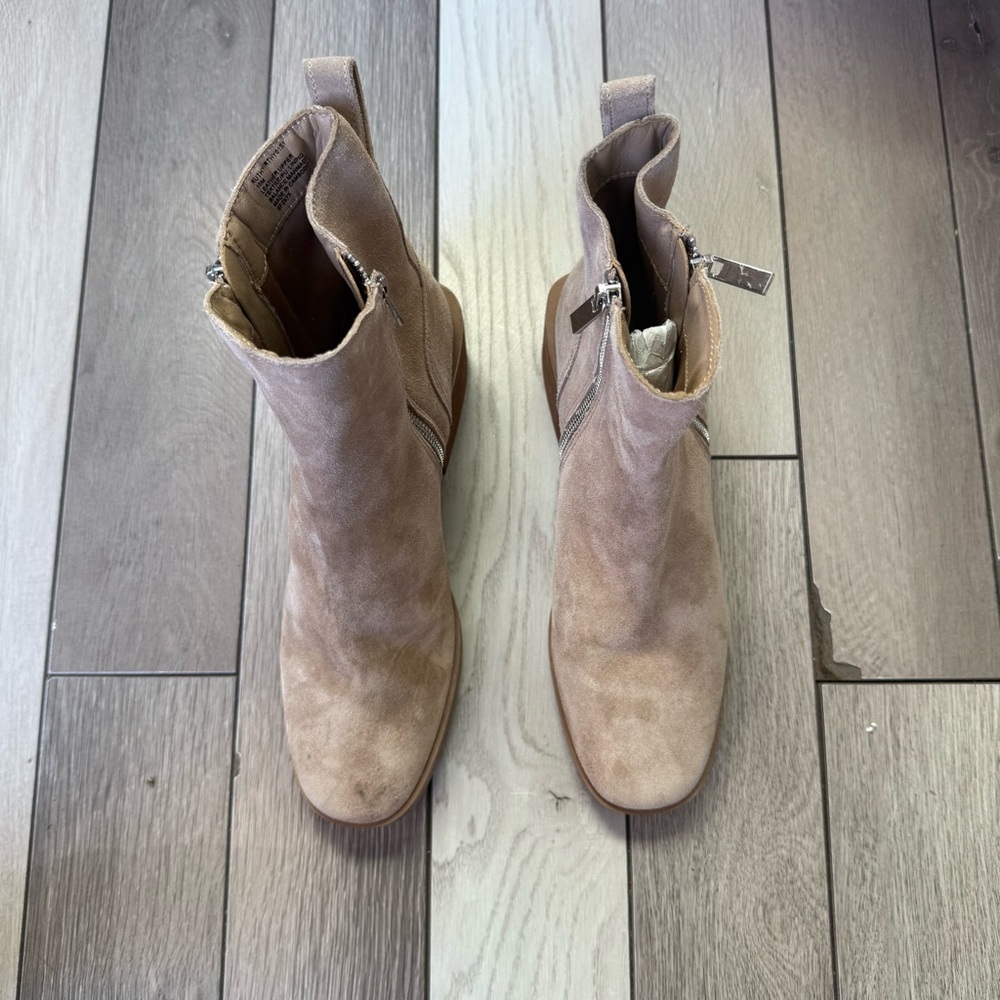 Steve Madden Tan Ankle Booties with Elastic Panels - Picture 3 of 9